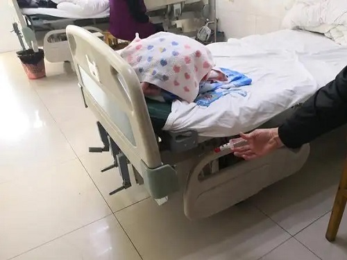 病房點(diǎn)殺蟑膠餌.jpg