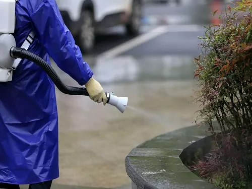 对绿化进行超低容量喷洒
